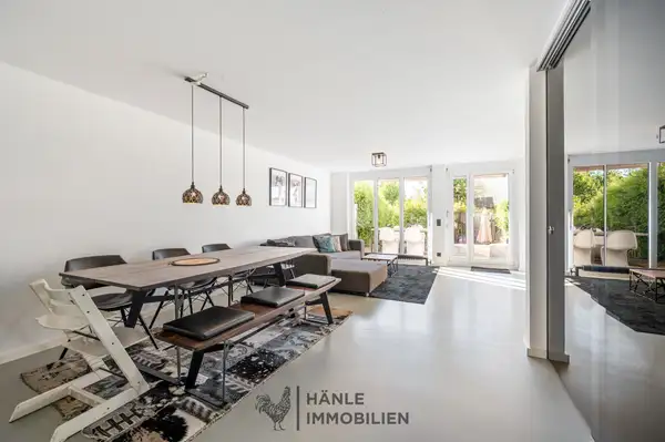 Wohnzimmer mit Essbereich