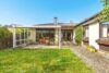 Attraktives Bungalow-Einfamilienhaus in ruhiger Lage zu verkaufen! - Blick auf die Terrasse