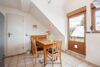 Ein Zuhause mit Geschichte - Altbau Maisonette - Wohnung am Pfühlpark zu verkaufen! - Essbereich mit Zugang zum Balkon